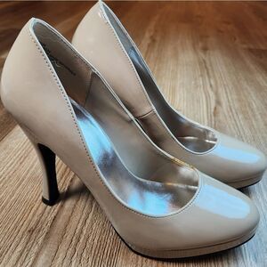 🌞💜NWOB City Streets Nude Platform Stiletto Heels Size 8.5